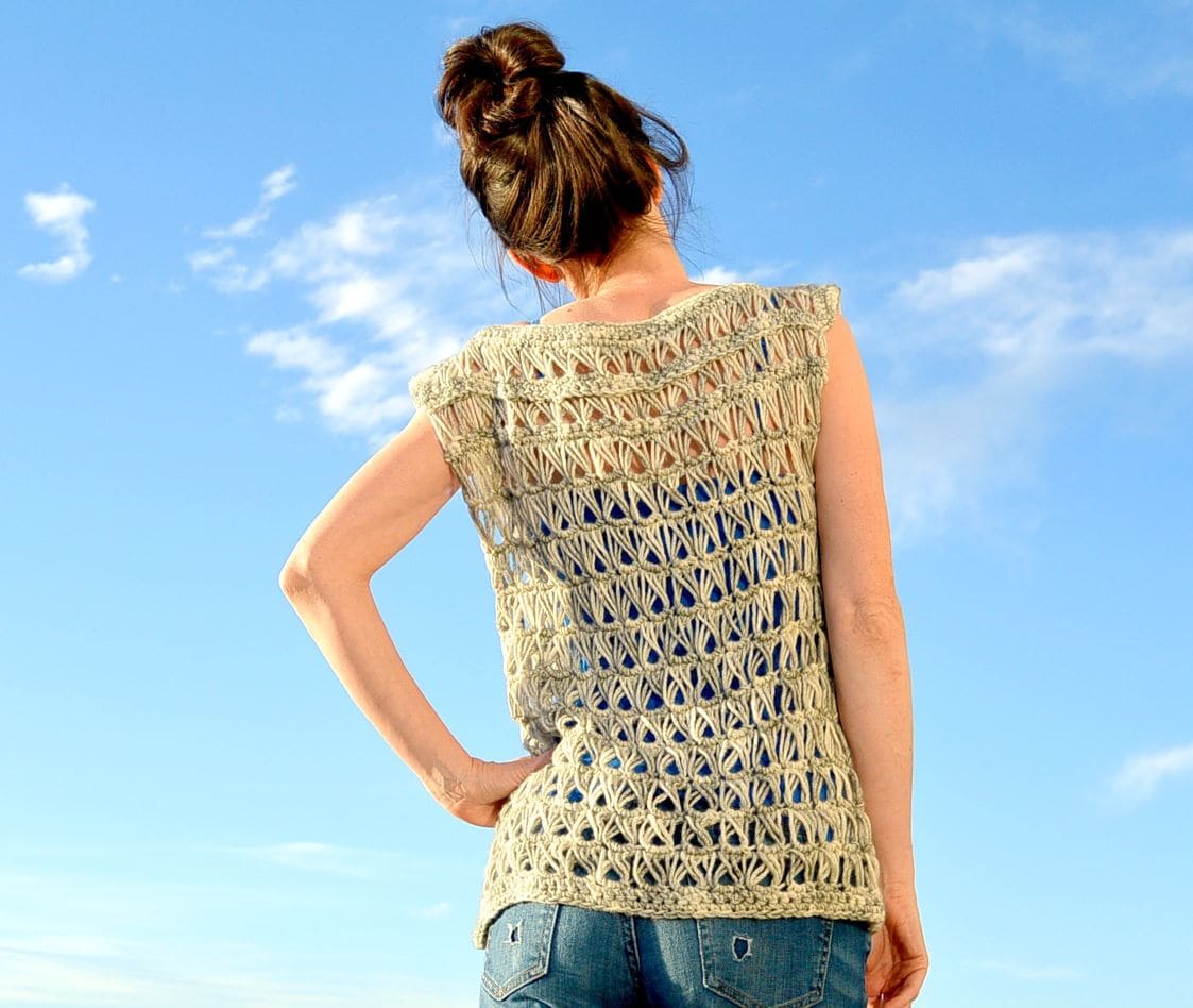 Summer Top with Lacy Crochet Broomstick
