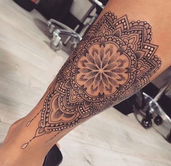 Women Tattoo on the Back Leg